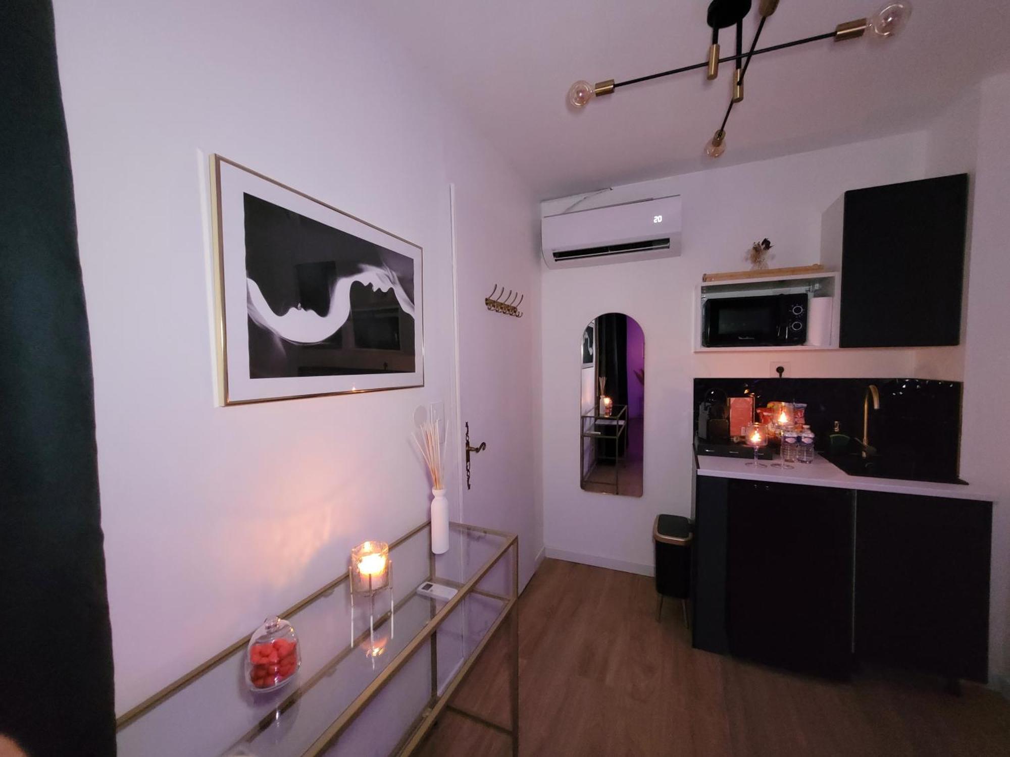 Nuit D'Evasion Love Room Avec Baignoire Balneotherapie Тулон Екстер'єр фото